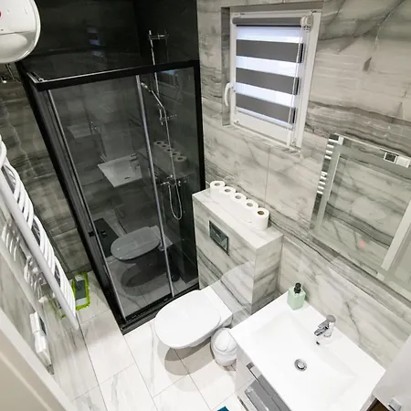 Orman Evi Oliwne Wzgorza