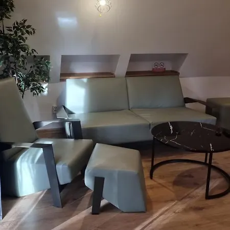 Oliwne Wzgorza Orman Evi *